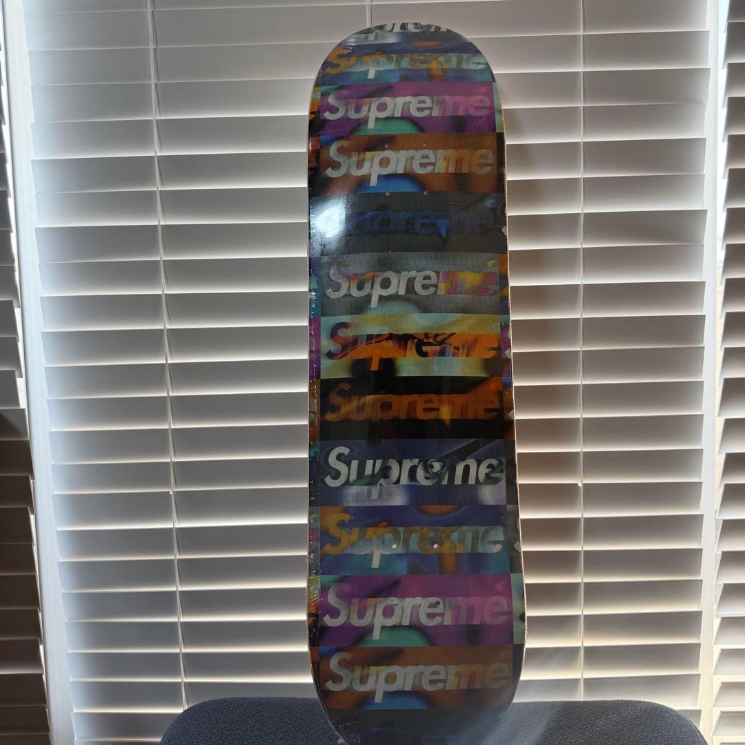 スケートボード Supreme Distorted Logo Skateboard Photo