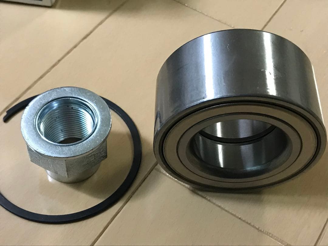 フィアット500 フロント　ホイールハブベアリング