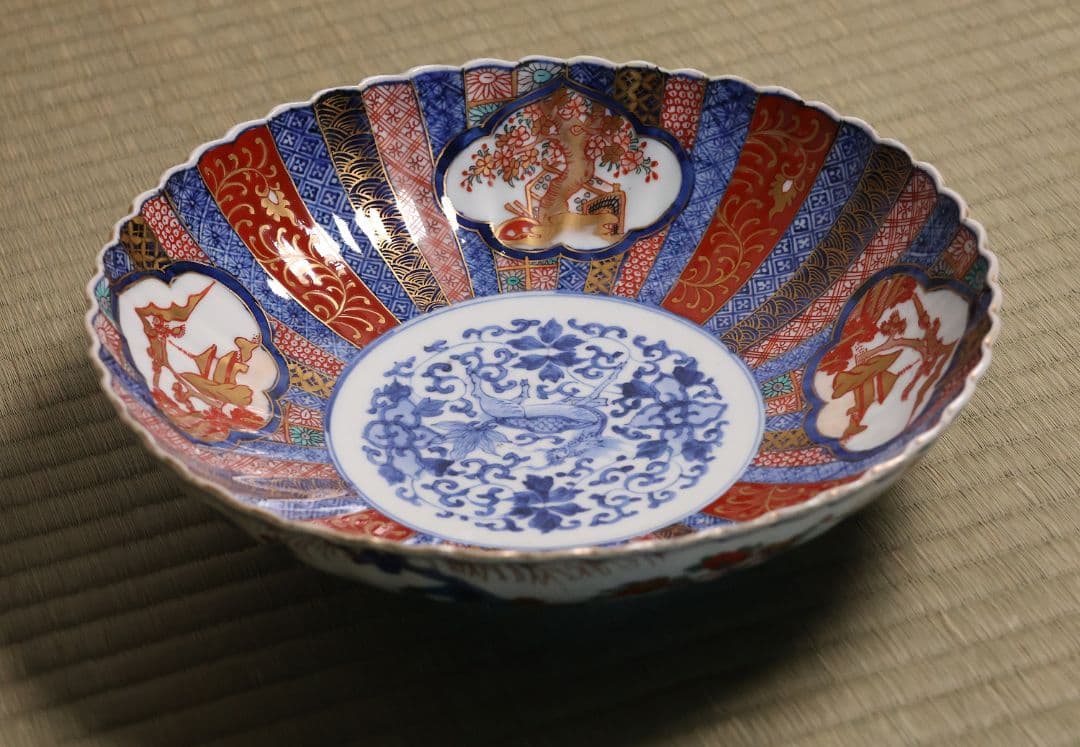 大聖寺伊万里 冨貴長春 輪花金襴手平鉢 菊形 24.7cm 皿 【MA668
