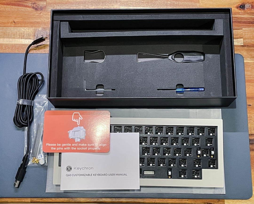 Keychron Q60 QMK ベアボーン メカニカル キーボード HHKB