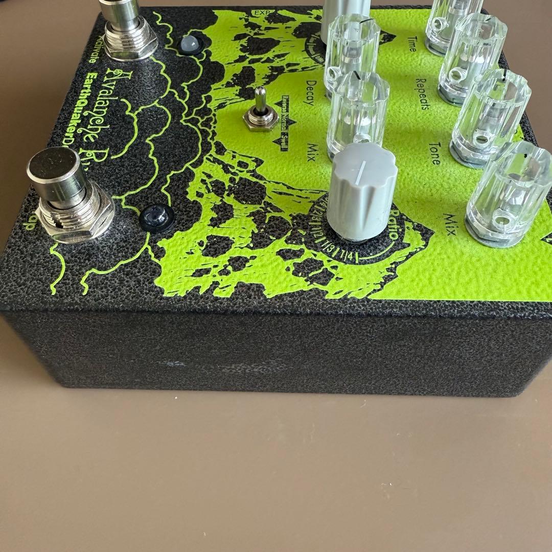 ギター EarthQuaker Devices Avalanche Run