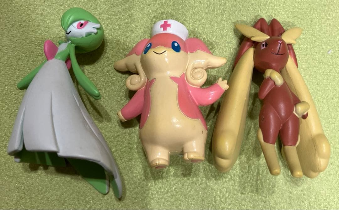 モンコレ　ポケモン　１４体（ビビヨン、アゲハント、サトシゲッコウガ、タブンネ）