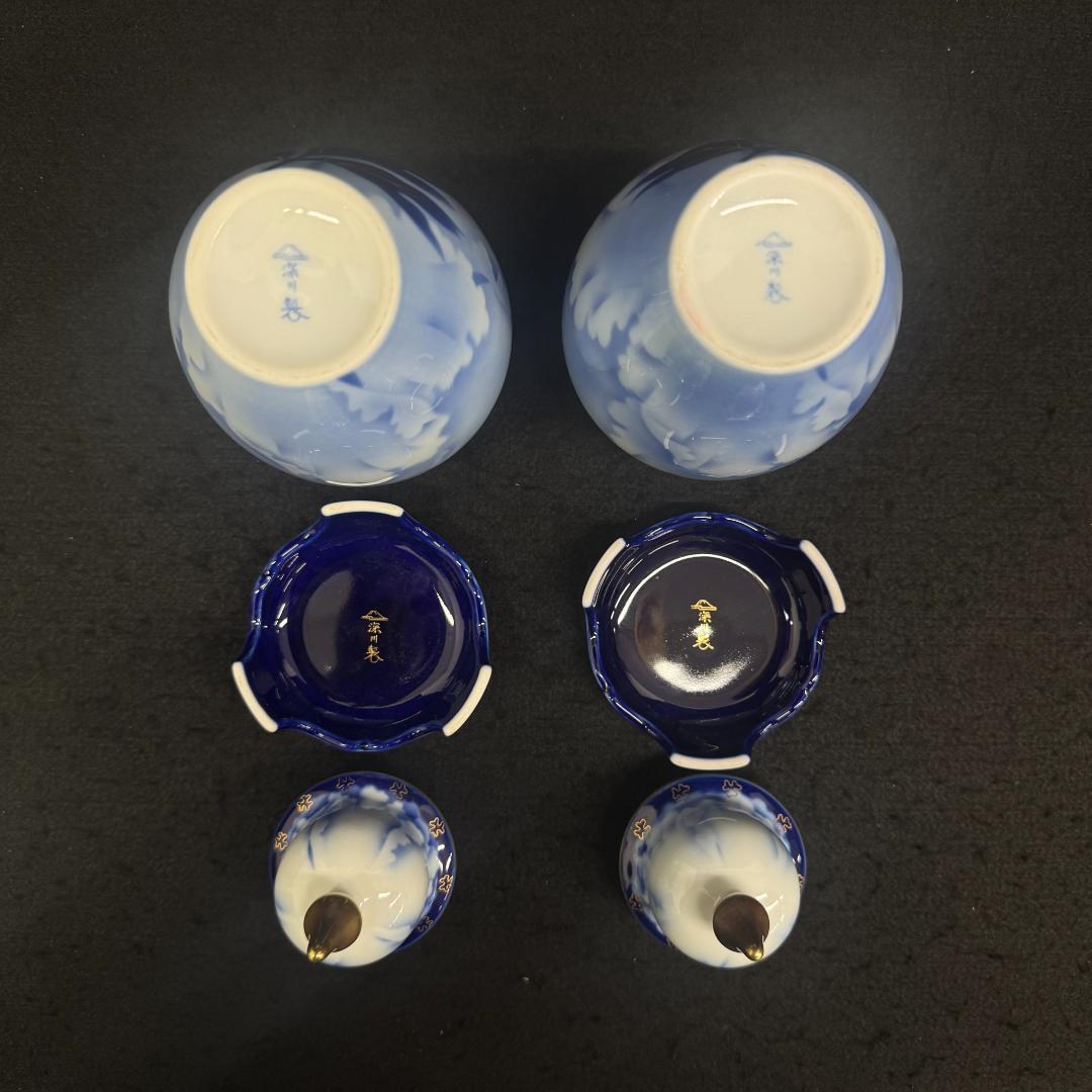 深川製磁 宮内庁御用達 牡丹金ミル 沈香壷 冠付飾壺 染付金彩 ２点ペア