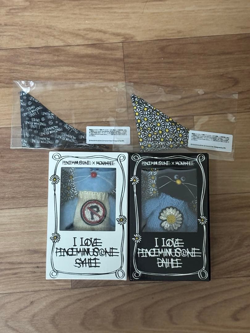 PEACEMINUSONE X MONAMHEE ぬいぐるみキーリング　スカーフ