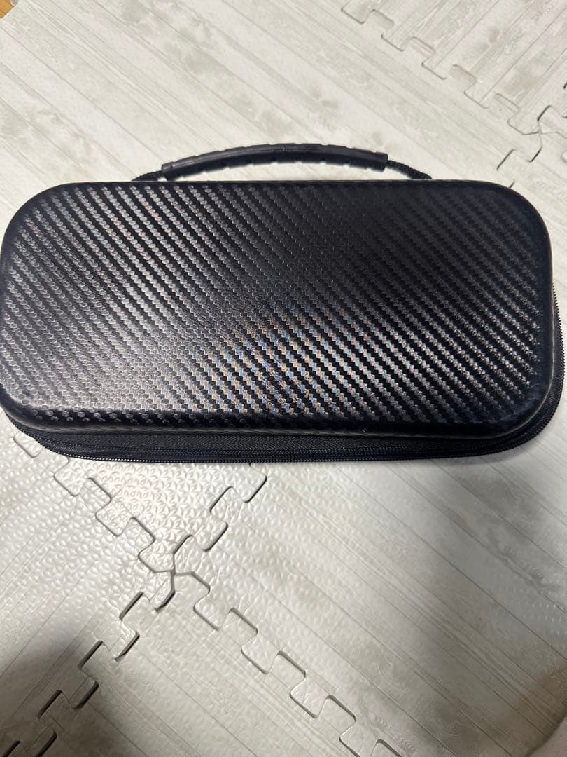 Nintendo Switch 本体 + コントローラー 3つ + ケース付き