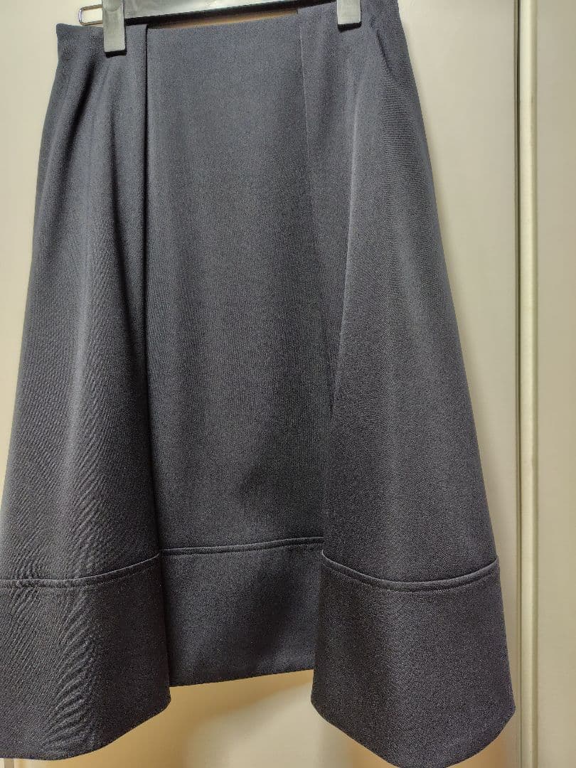 エムプルミエブラック　スカート　ネイビー 新品・未使用　定価26,400円
