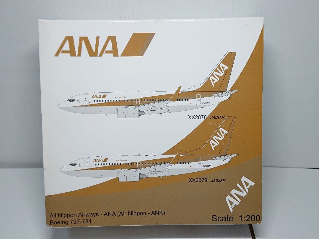 JC WINGS 1/200 B737-781 ANA ゴールドジェット