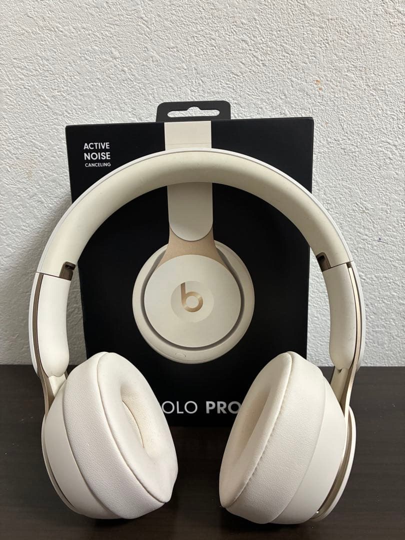 Beats Solo Pro ワイヤレスヘッドホン ホワイト