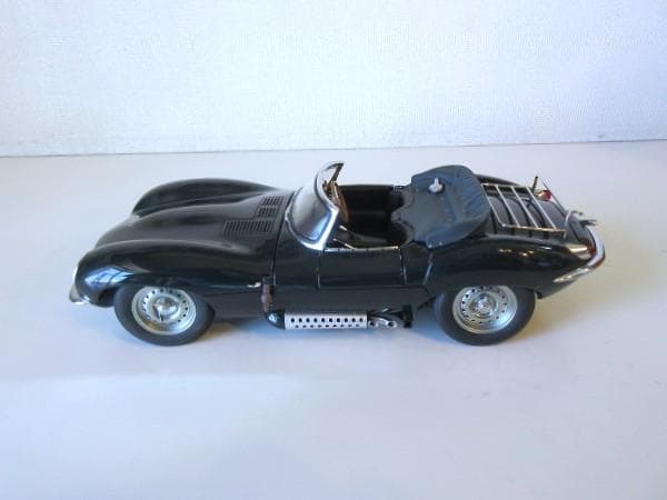 kazuさん専用 AUTOart (1/18) ジャガー XKSS