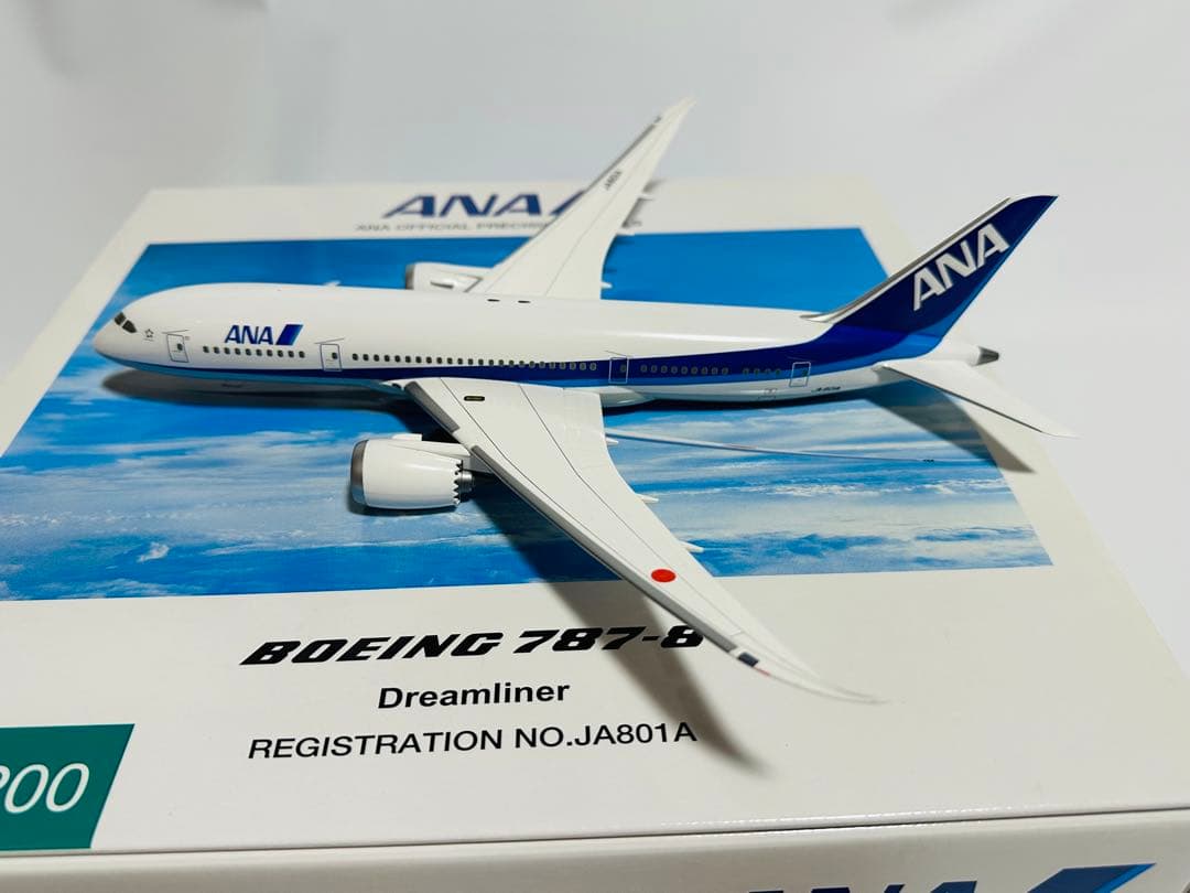 全日空商事 1/200 ANA 787-8 Dreamliner NH20038