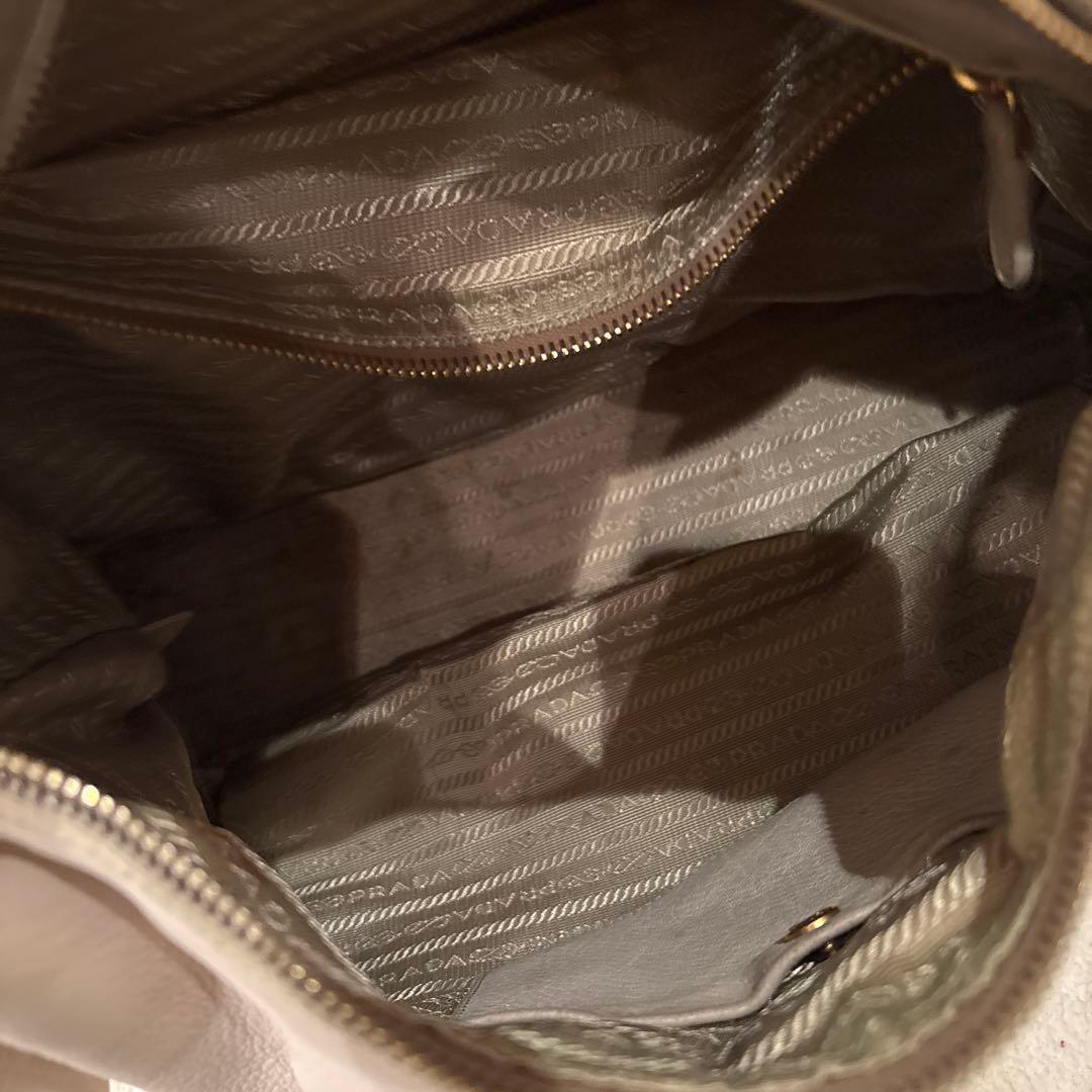 PRADA ベージュ ショルダーバッグ