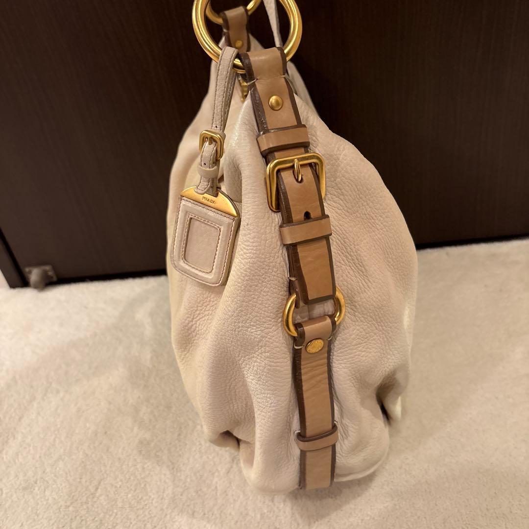 PRADA ベージュ ショルダーバッグ
