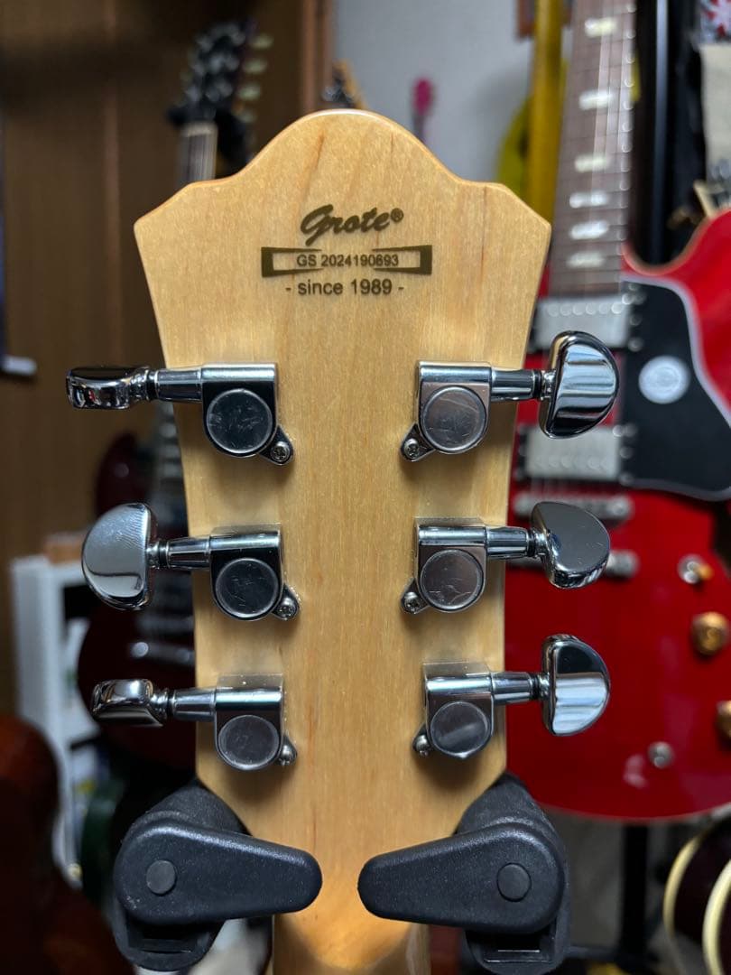 grote セミアコースティックタイプ