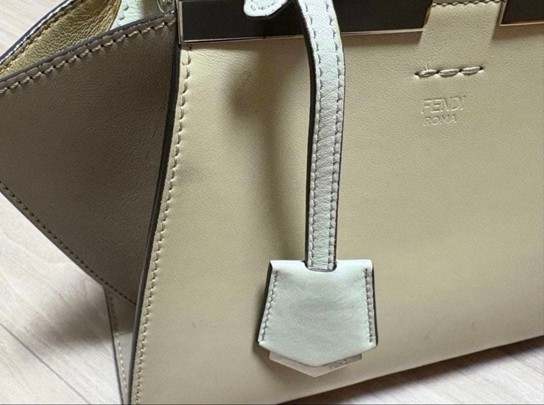 美品‼️FENDI フェンディ プチトロワジュール 正規品、購入証明保存袋あり❗️