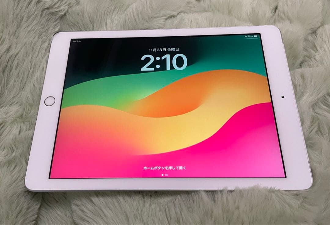 iPad シルバー 9.7インチ 第6世代 128G保護フィルム、カバー付き