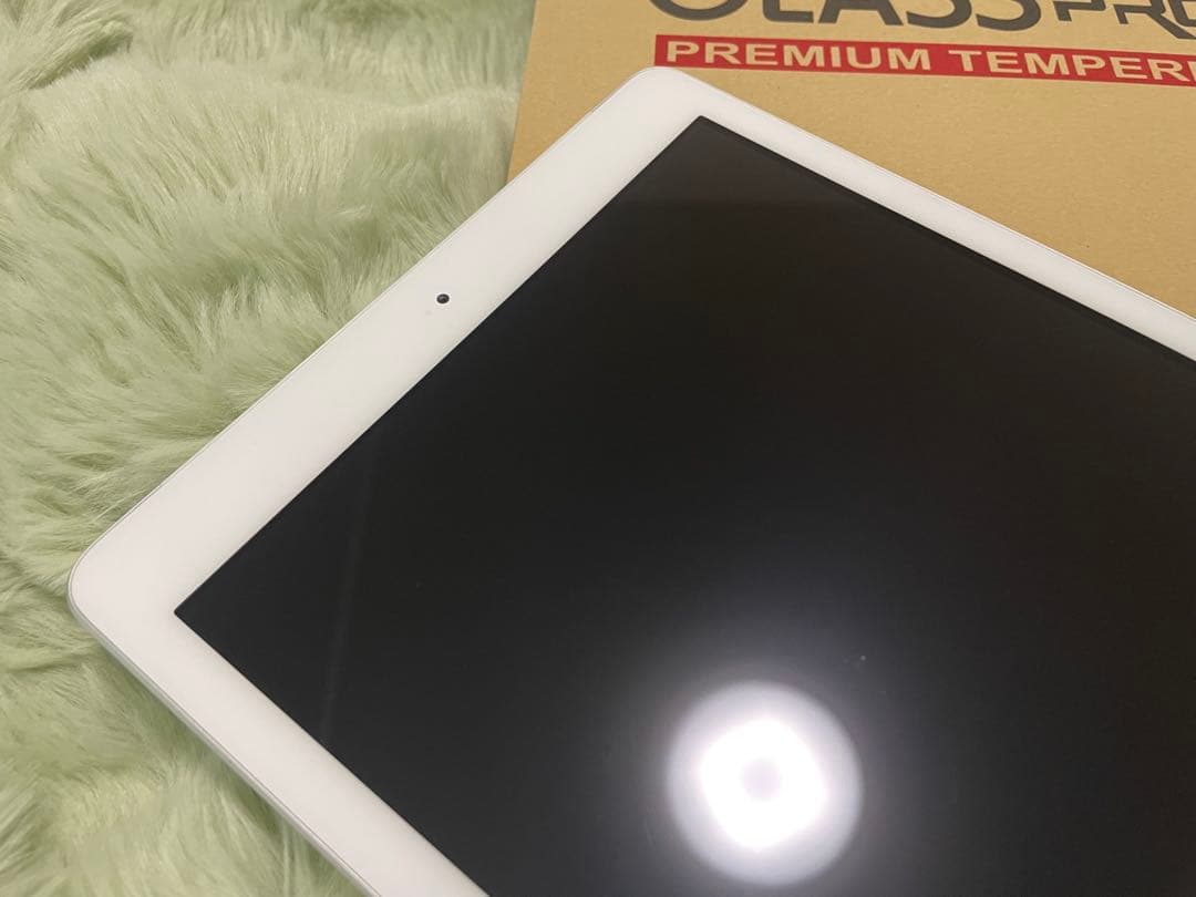 iPad シルバー 9.7インチ 第6世代 128G保護フィルム、カバー付き