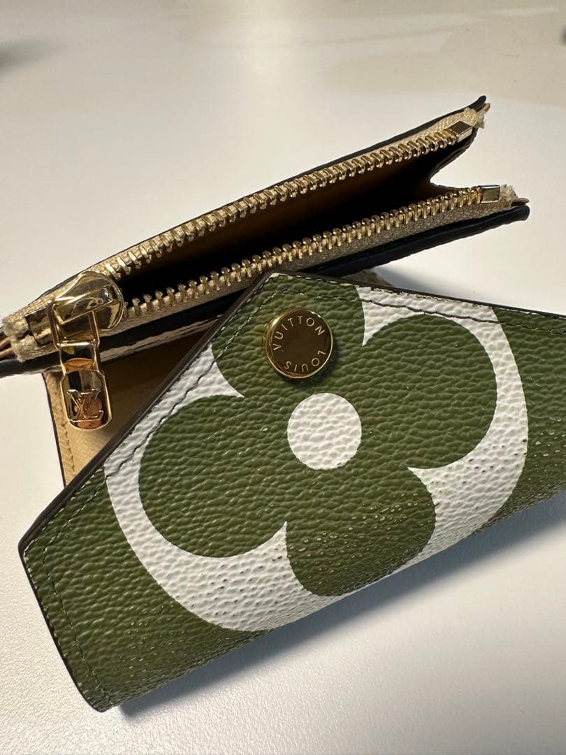 ルイヴィトン　三つ折り財布 ポルトフォイユ・ゾエ ジャイアント・モノグラム