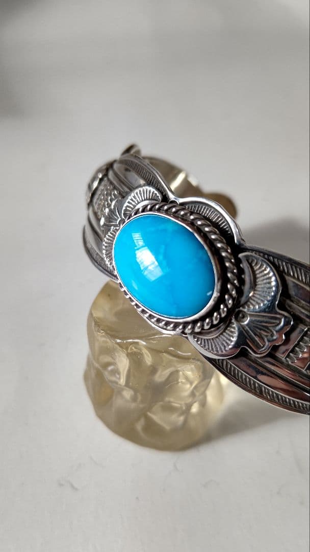 confutatis ゲーリーリーブス ターコイズ、コンチョ付きバングル