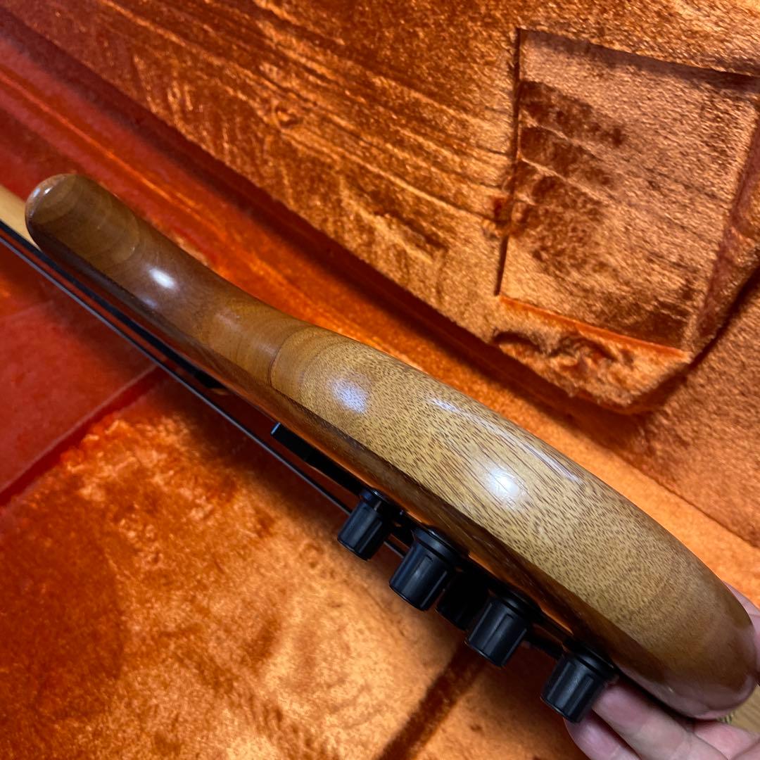 TUNE TWB4 エレキベース フレットレス　フェンダーハードケース付