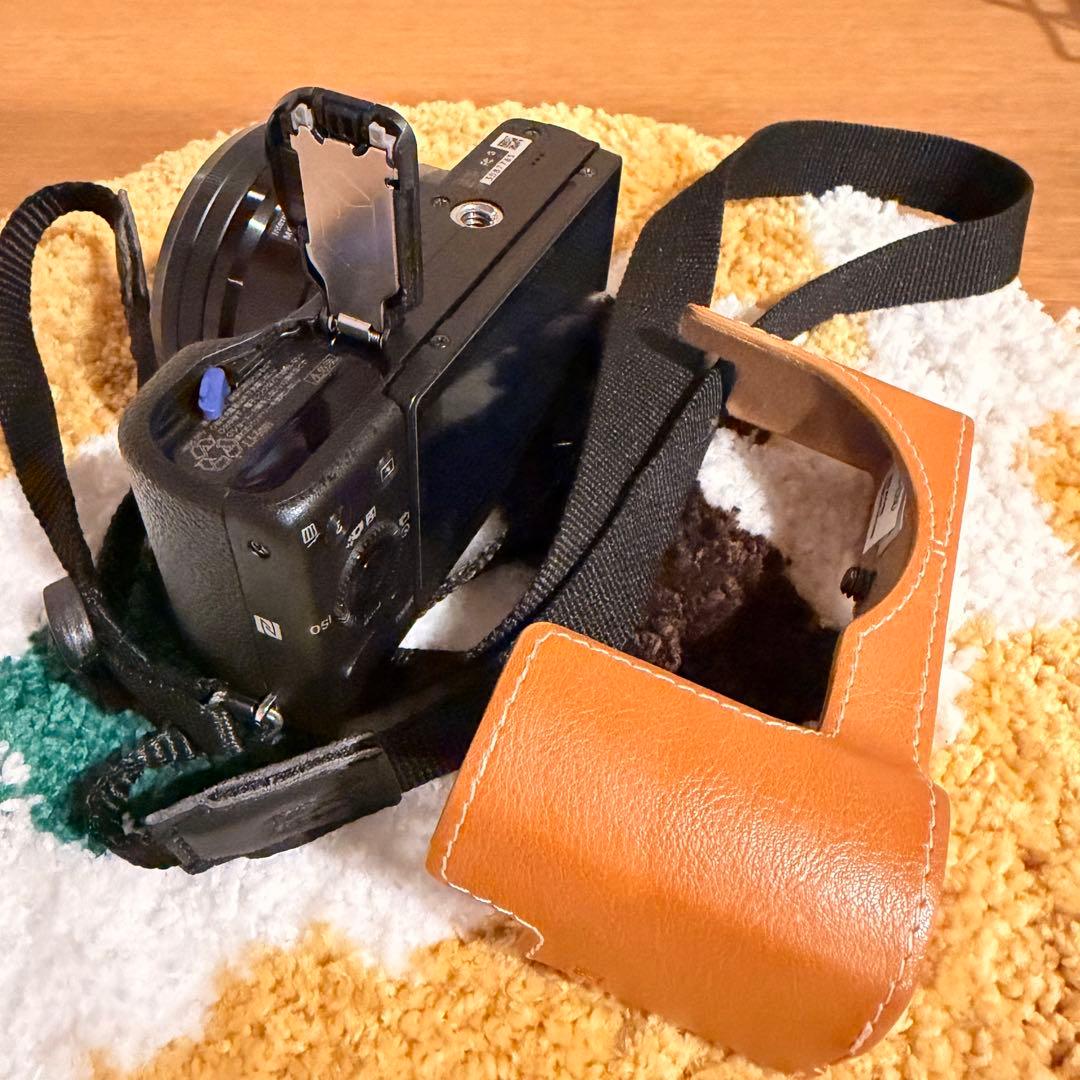 SONY α5100 ミラーレス一眼（Wi-Fi搭載）　ケース付き