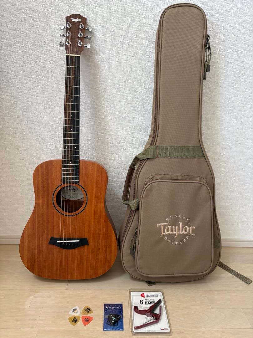 【美品】Baby Taylor ミニアコースティックギター カポ・ピック付き