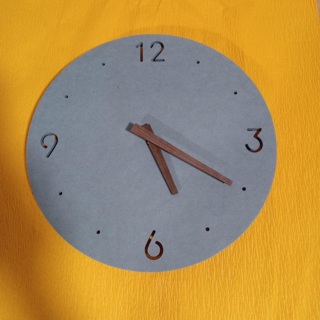 おしゃれ　掛時計　時計　直径30センチ　グレー