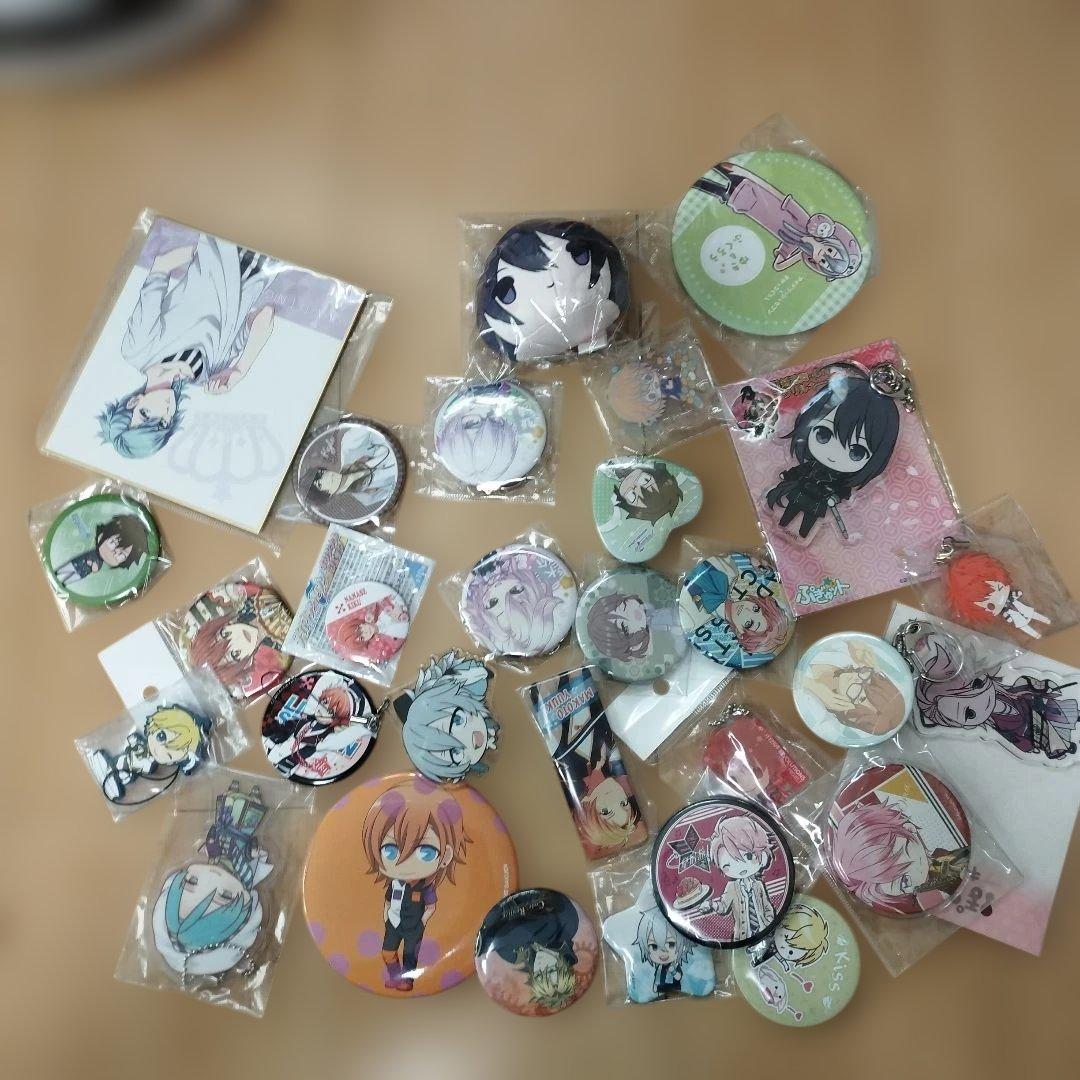 箱込6kg以上　約420点　ゲーム　キャラクターグッズ　まとめ売り　缶バッジ