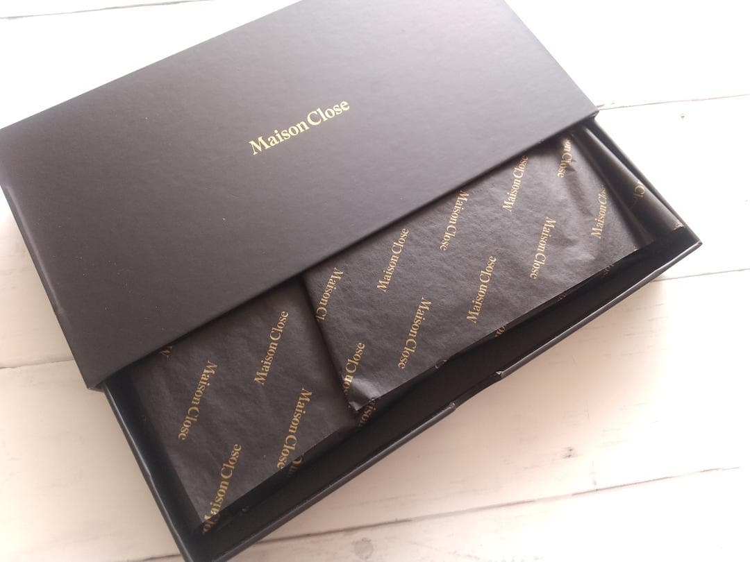 《Maison Close》メゾンクローズ　シルクの上質なアイマスク
