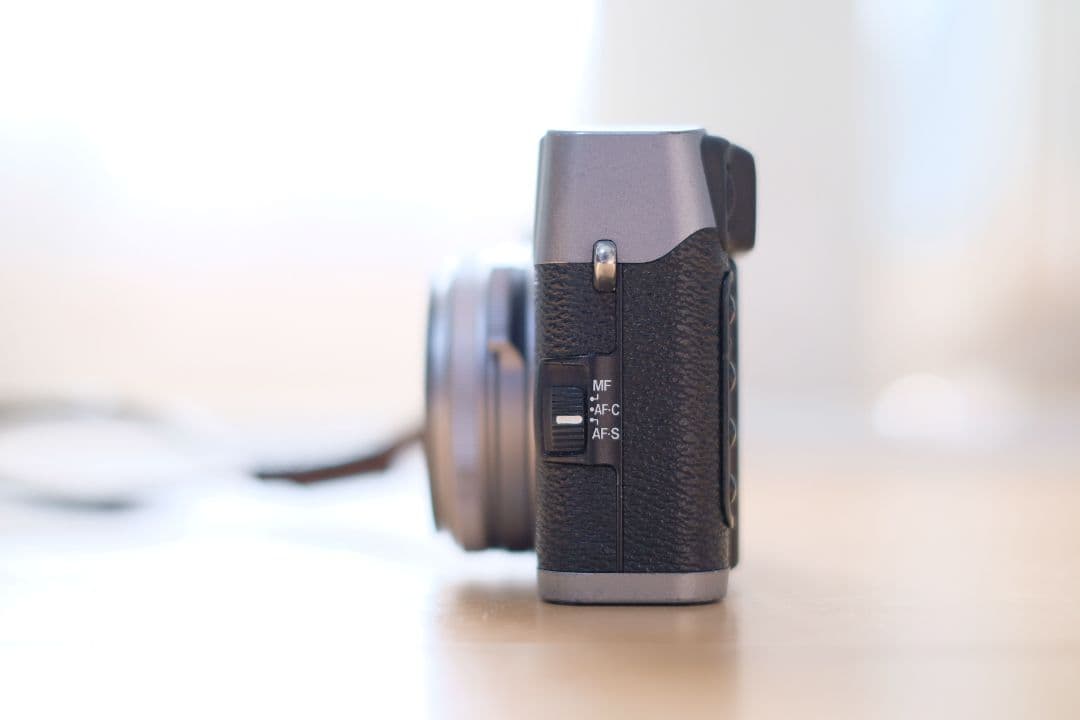 限界値下げ！動作品！FUJIFILM　デジタルカメラ　x100s オマケ付き！