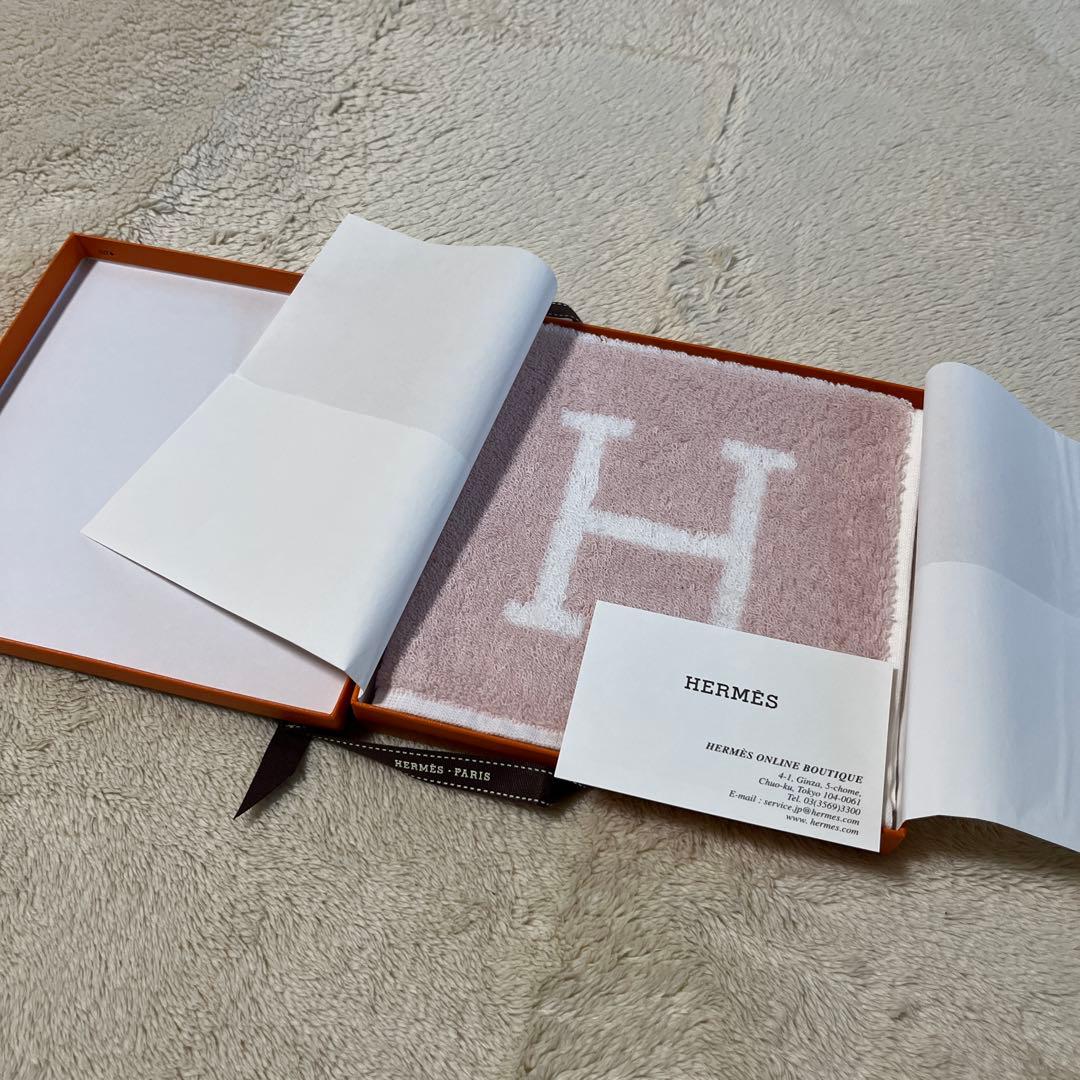 HERMES Hロゴ タオルハンカチ（ピンク） ギフトボックス付き