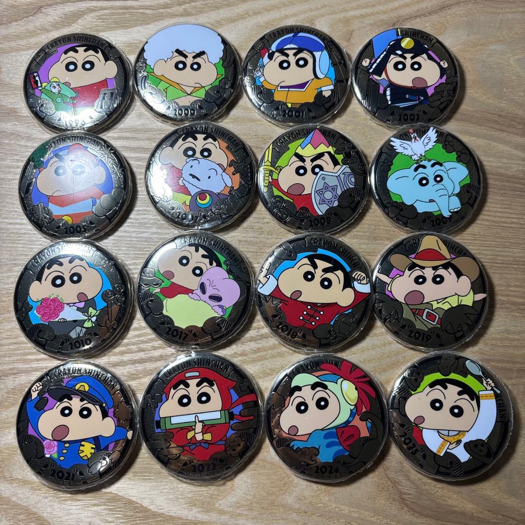 空豆小僧さん専用 クレヨンしんちゃん24金　1月限定特価　メッキ缶バッジ16種