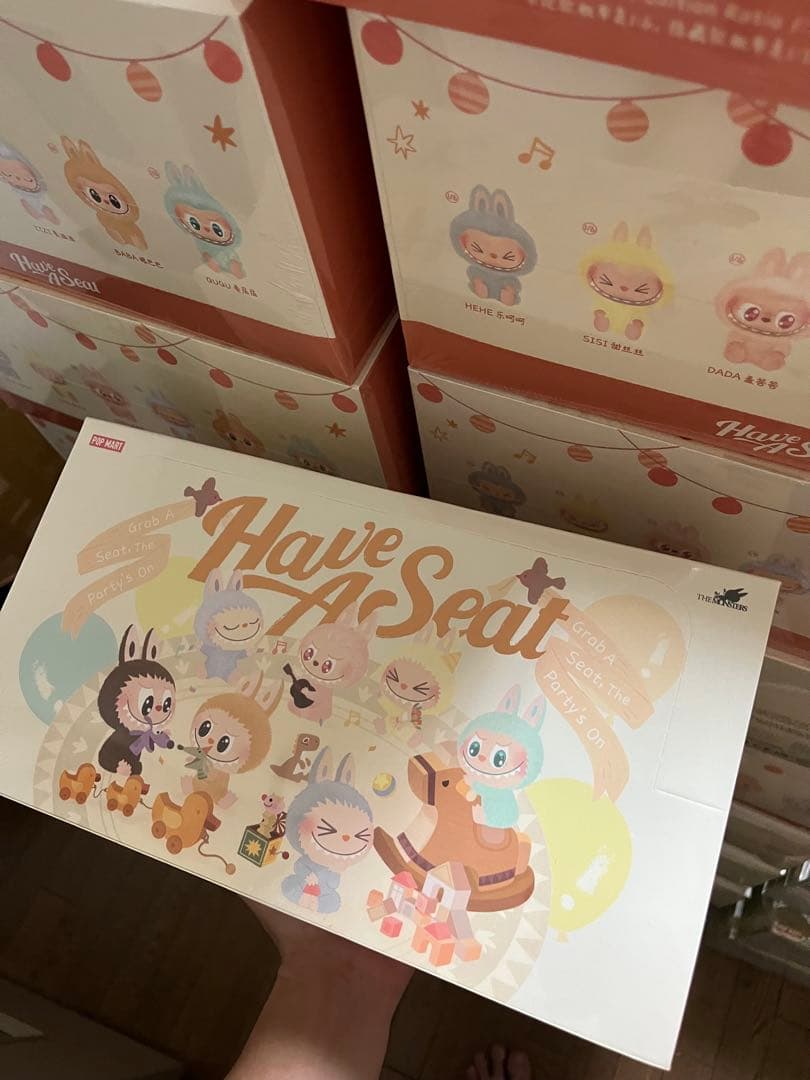 ポップマートTHE MONSTERS Have a Seat ぬいぐるみ 1個