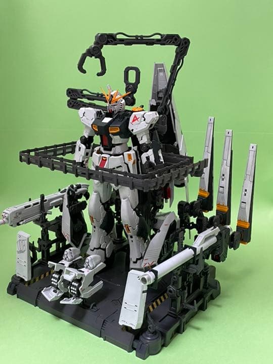 解体匠機風  RG RX-93 νガンダムHWS& 装備用整備台完成品！！
