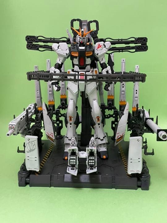 解体匠機風  RG RX-93 νガンダムHWS& 装備用整備台完成品！！