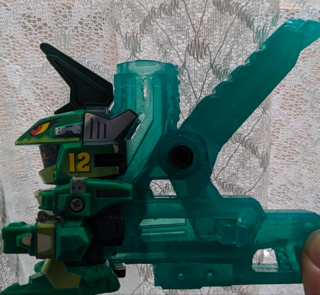 特撮フィギュア 緑色 ロボット風 12番 オクに出品 ビーダマン