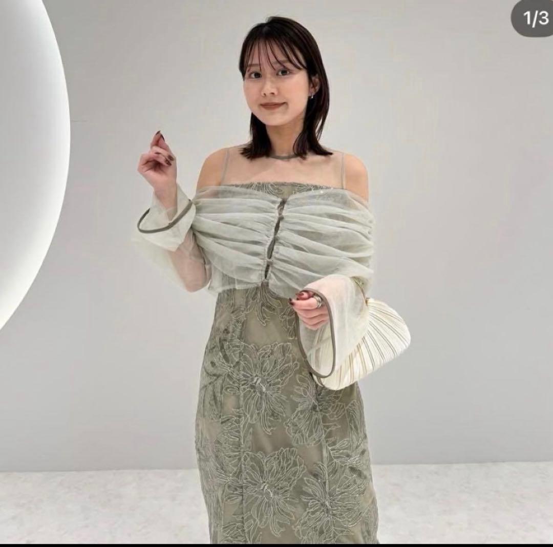 新品タグ付き【LEJA】チュールオフショルダー花柄Iラインドレスワンピース