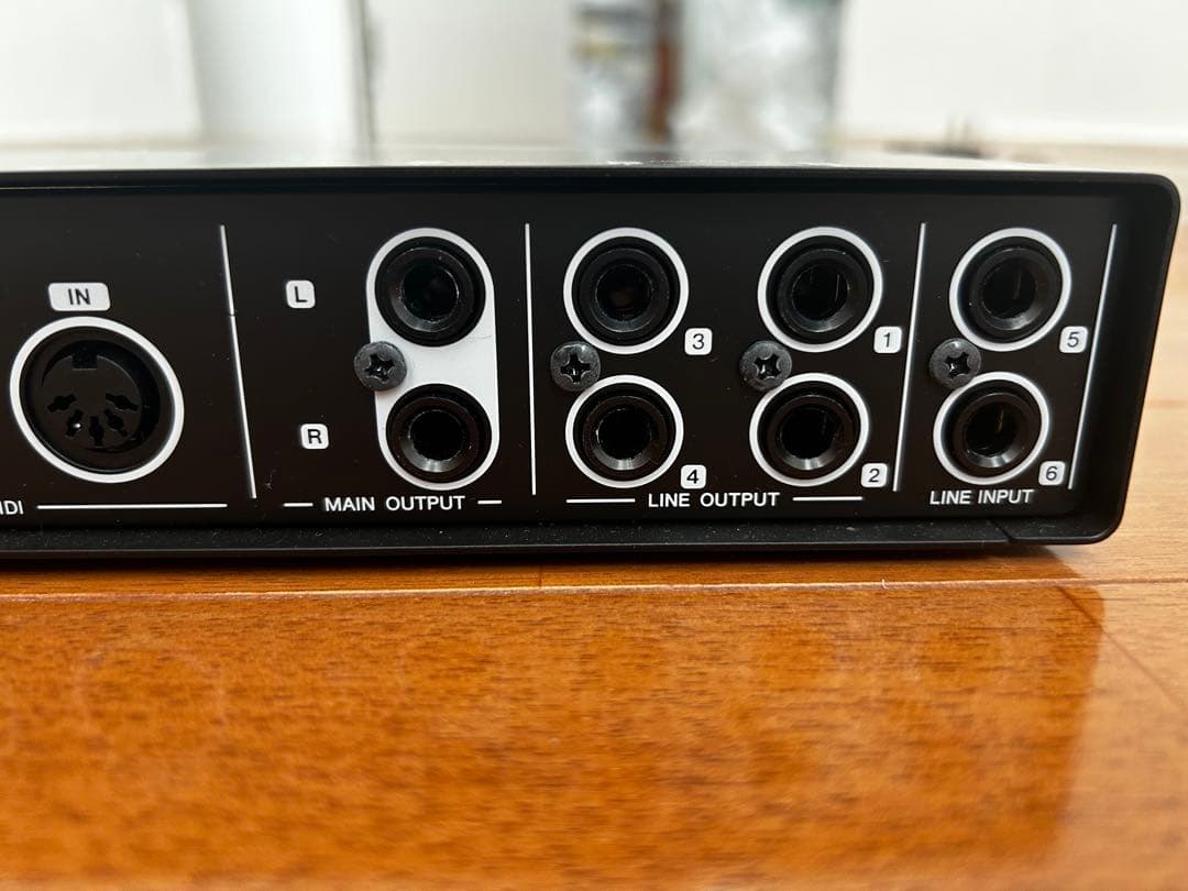 Steinbergスタインバーグ UR44 オーディオインターフェース