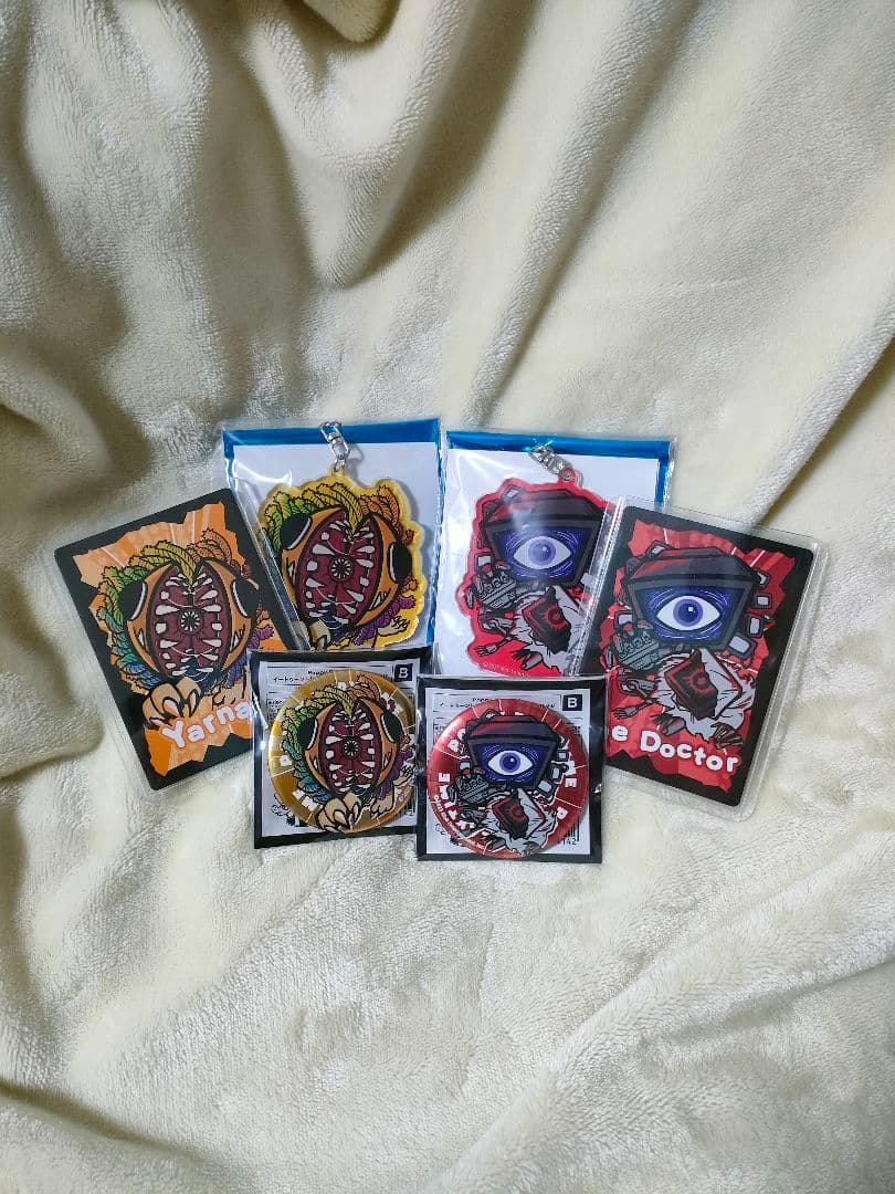 ポピープレイタイム アクキー缶バッジハーレーソーヤー博士 ヤーナビーコラボカフェ