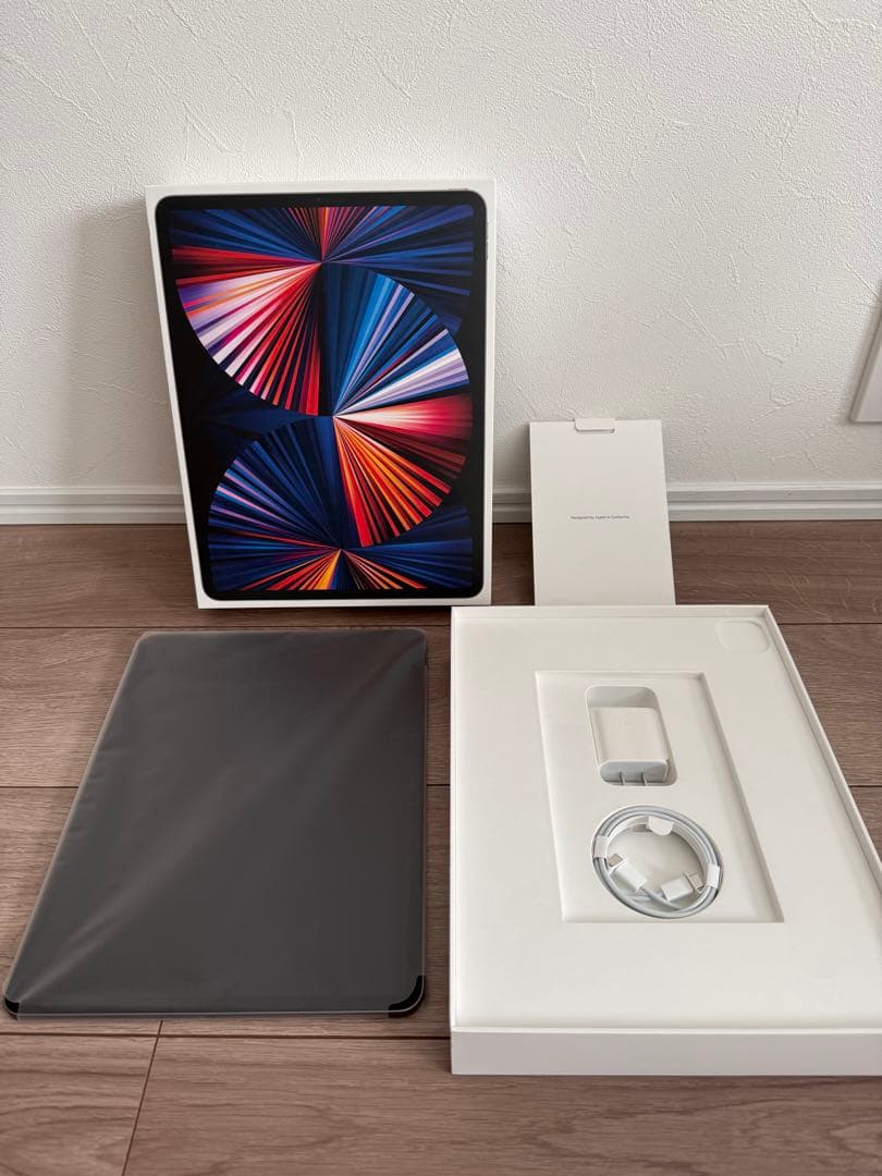 iPad Pro 12.9インチ　第五世代　128GB マジックキーボード