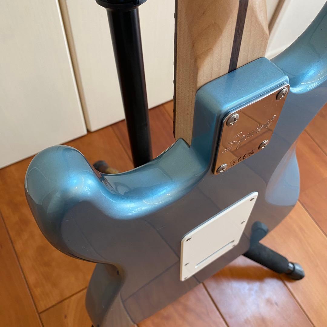 Squier Stratocaster ラージヘッド 水色　ライトブルー