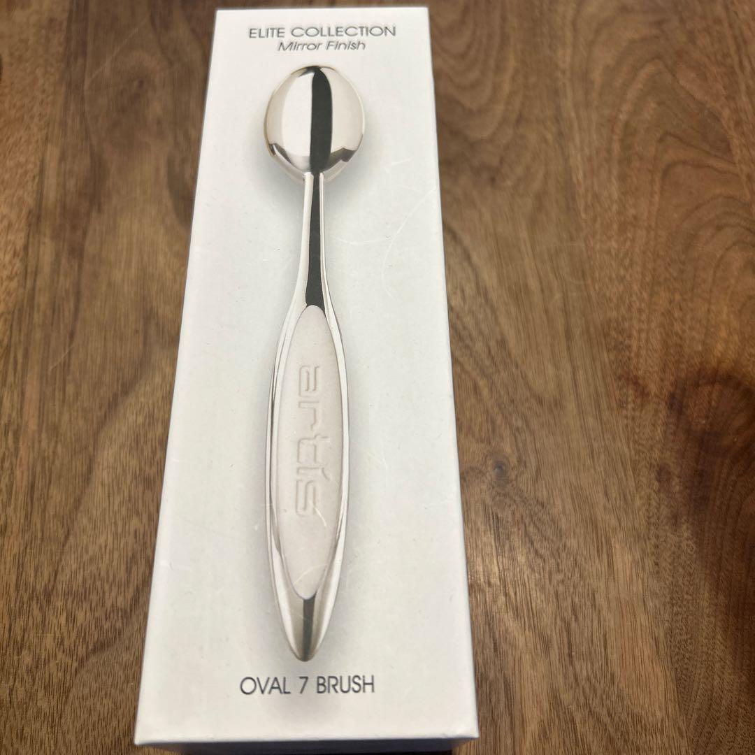 新品同様品 アーティス　メイクアップブラシ　オーバル7