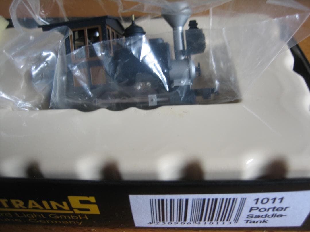 HOナロー／C型ポーターサドルタンク／0-6-0／大型前照灯点灯／ミニトレインズ