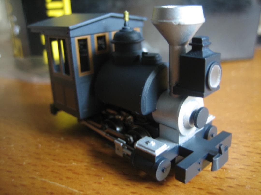 HOナロー／C型ポーターサドルタンク／0-6-0／大型前照灯点灯／ミニトレインズ