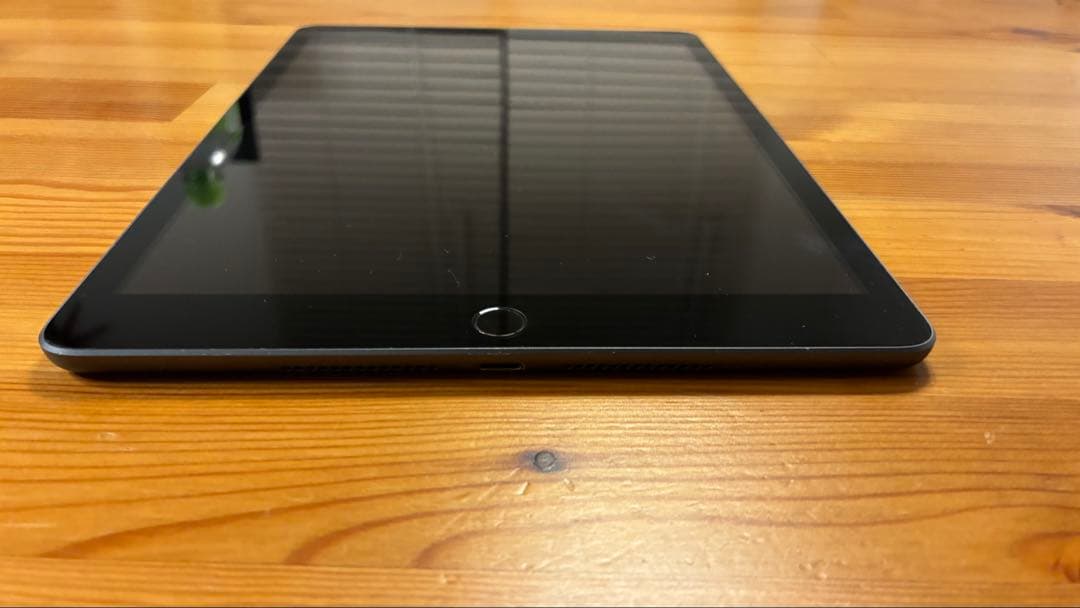 iPad第8世代 32GB wi-fiモデル スペースグレー