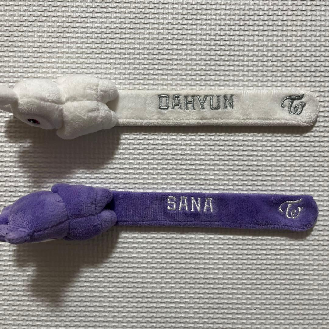 twice ラブリー　ぱっちんバンド　ダヒョン、サナ