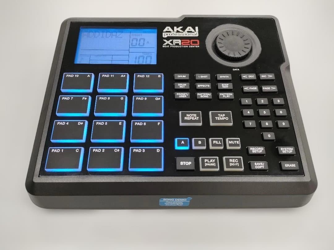 DJ機材 AKAI XR20 BEAT PRODUCTION STATION