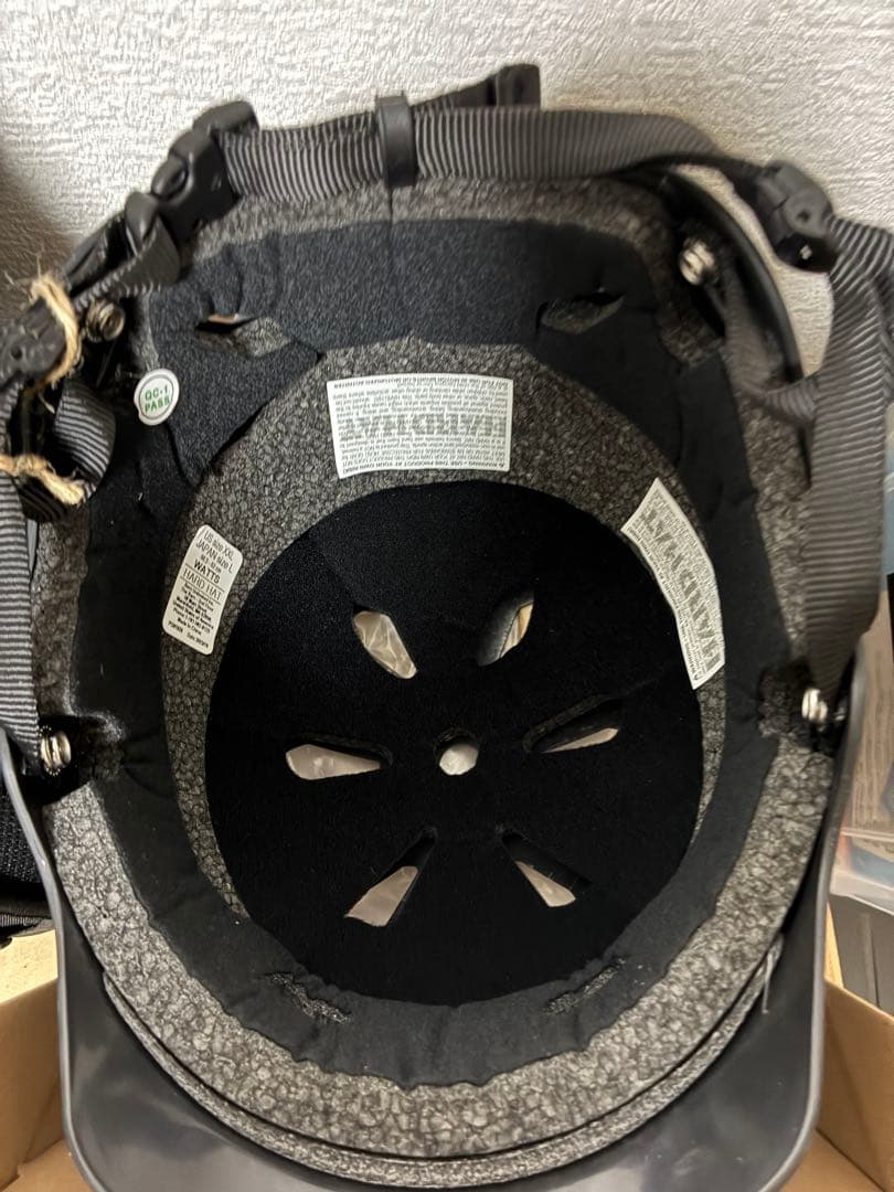 【新品未使用】bern バーン ヘルメット ブラック XXL