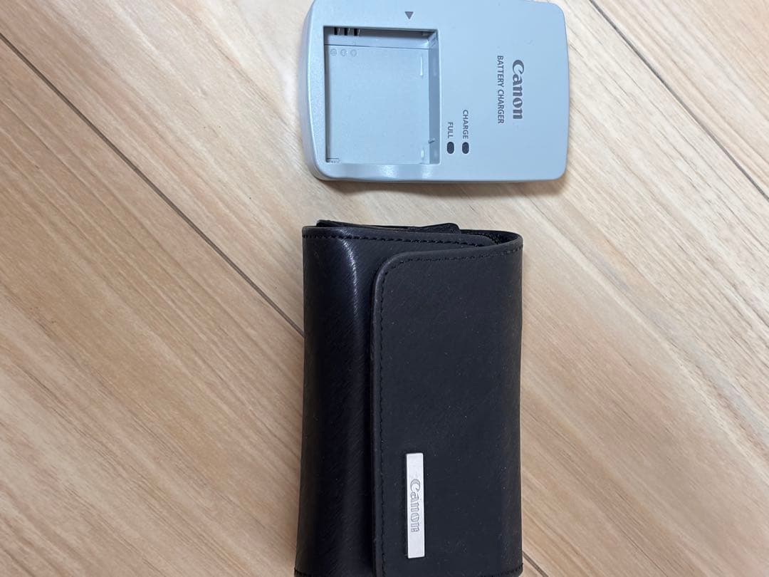 Canon PowerShot SX600 HS 本体と付属品