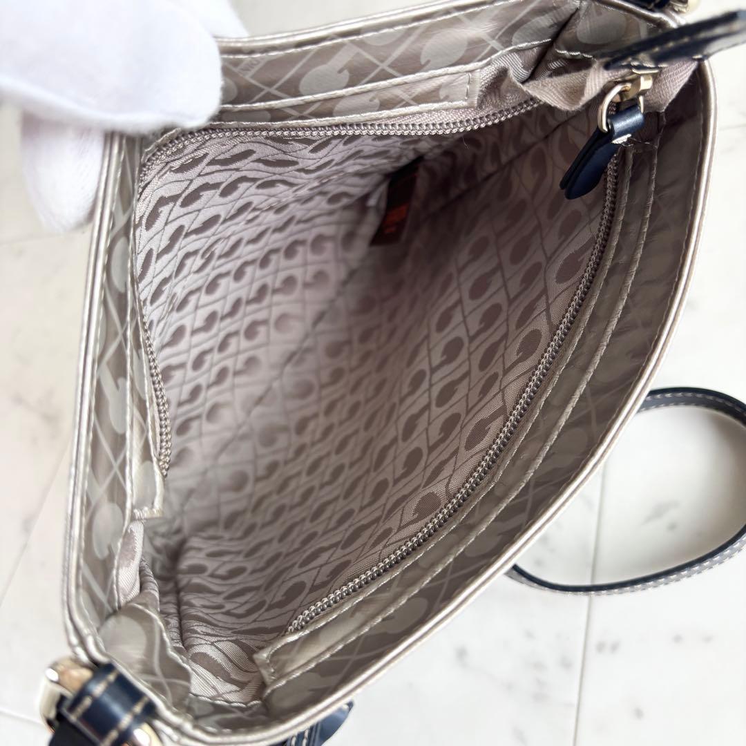 美品✨ ゲラルディーニ ショルダーバッグ ソフティ レザー ポケット ポーチ