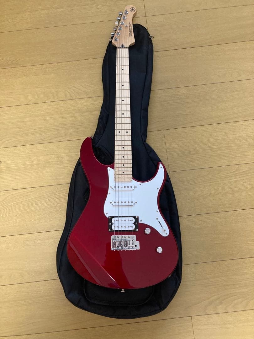 YAMAHA PACIFICA PAC112V パシフィカ　　レッド